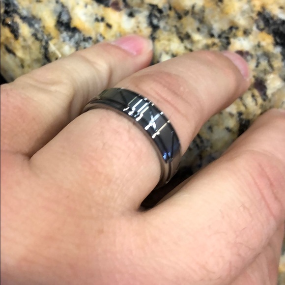 Men’s Tungsten Carbide Wedding Band - Picture 4 of 4